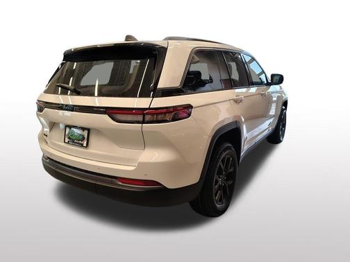 2026 Jeep Grand Cherokee Altitude