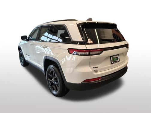 2026 Jeep Grand Cherokee Altitude