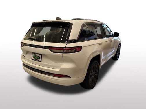 Bright White Clearcoat 2026 Jeep Grand Cherokee Limited