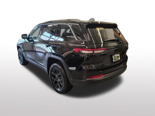 2026 Jeep Grand Cherokee Altitude