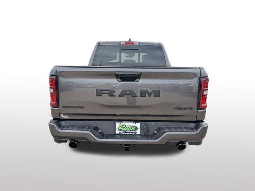 Granite Crystal Metallic Clearcoat 2026 RAM 1500 Big Horn/Lone Star