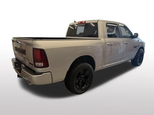 2017 RAM 1500 Night Crew Cab 4x4 5'7' Box