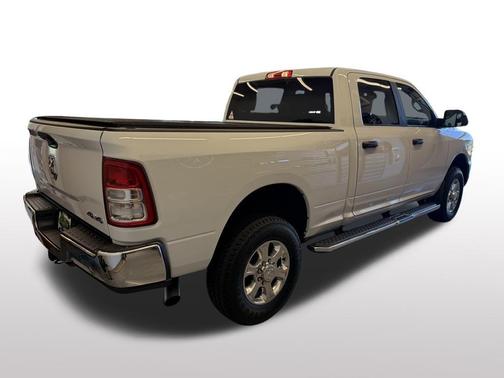 2022 RAM 2500 Big Horn Crew Cab 4x4 6'4' Box