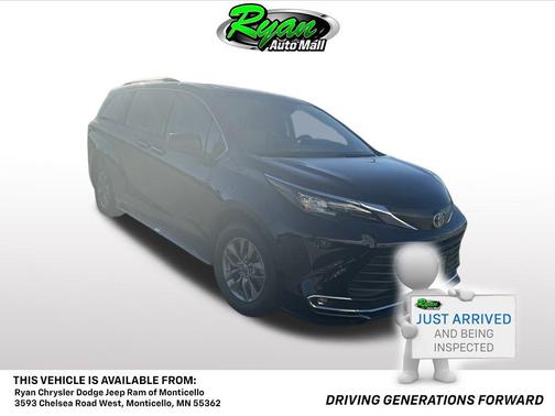 2024 Toyota Sienna XLE 8 Passenger