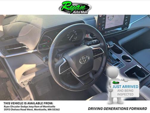 2024 Toyota Sienna XLE 8 Passenger