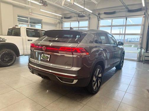 2025 Volkswagen Atlas Cross Sport 2.0T SE w/Technology 4MOTION