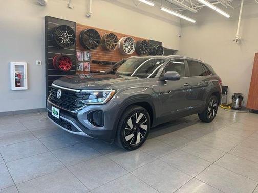 2025 Volkswagen Atlas Cross Sport 2.0T SE w/Technology 4MOTION