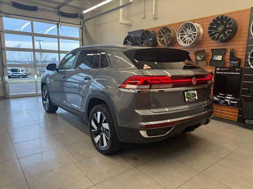2025 Volkswagen Atlas Cross Sport 2.0T SE w/Technology 4MOTION
