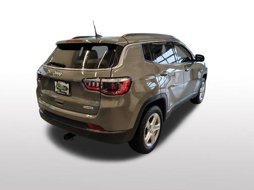 Sting-Gray Clearcoat 2024 Jeep Compass Latitude