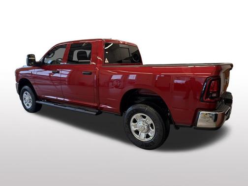 2026 RAM 2500 Tradesman Crew Cab 4x4 6'4' Box