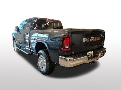 2026 RAM 2500 Tradesman Crew Cab 4x4 6'4' Box