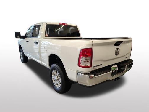 Bright White Clearcoat 2024 RAM 2500 Big Horn Crew Cab 4x4 6'4' Box
