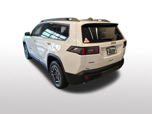 Bright White Clearcoat 2026 Jeep Cherokee Laredo