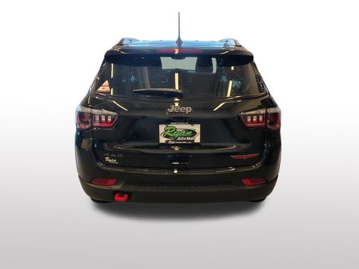 Diamond Black Crystal Pearlcoat 2026 Jeep Compass Trailhawk