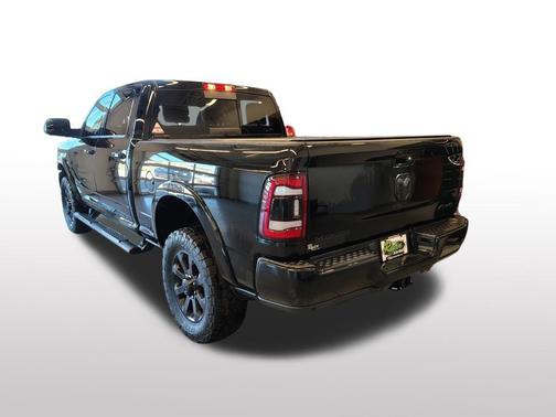 Diamond Black Crystal Pearlcoat 2022 RAM 2500 Laramie Crew Cab 4x4 6'4' Box