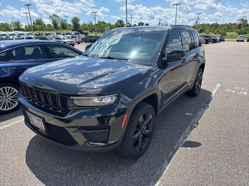 2022 Jeep Grand Cherokee Altitude
