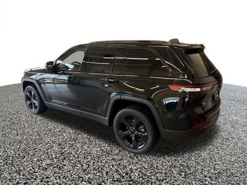 2022 Jeep Grand Cherokee Altitude