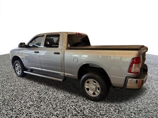 2020 RAM 2500 Tradesman Crew Cab 4X4 6'4' Box