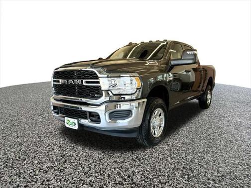2024 RAM 2500 Tradesman Crew Cab 4x4 6'4' Box