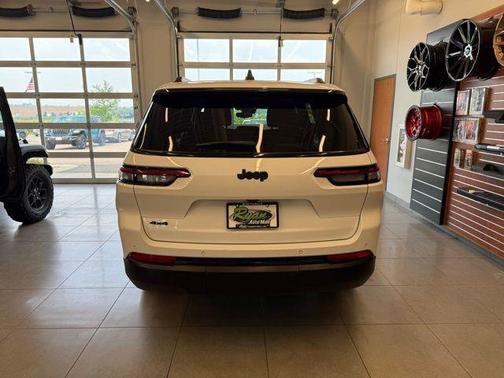 2024 Jeep Grand Cherokee L Altitude