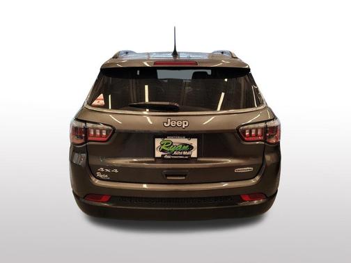 Granite Crystal Metallic Clearcoat 2022 Jeep Compass Latitude Lux