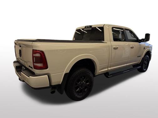 2022 RAM 2500 Laramie Crew Cab 4x4 6'4' Box