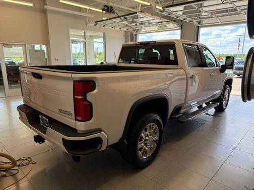 2025 Chevrolet Silverado 3500 High Country