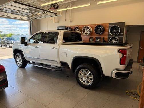 2025 Chevrolet Silverado 3500 High Country