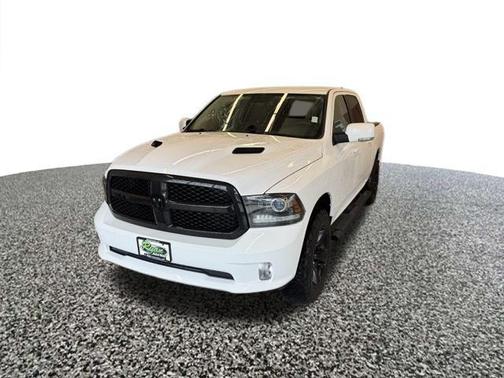 2017 RAM 1500 Night Crew Cab 4x4 5'7' Box
