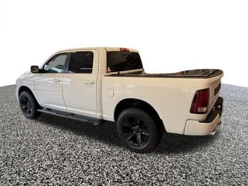 2017 RAM 1500 Night Crew Cab 4x4 5'7' Box