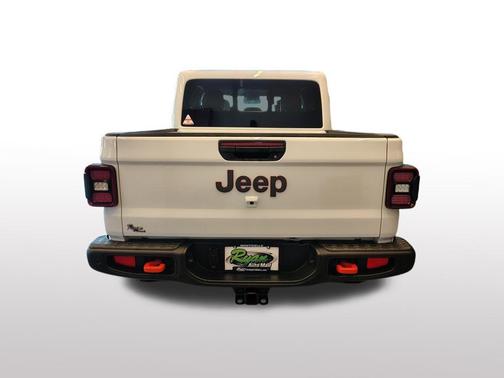 Bright White Clearcoat 2026 Jeep Gladiator Mojave X 4x4