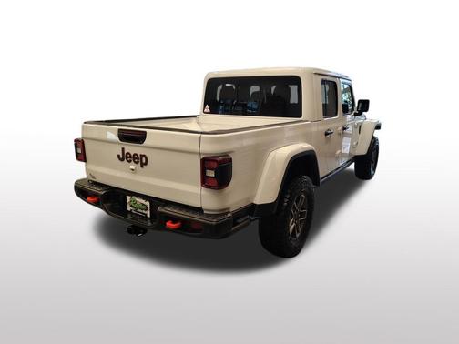 Bright White Clearcoat 2026 Jeep Gladiator Mojave X 4x4