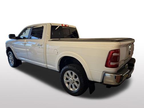 2022 RAM 3500 Laramie Crew Cab 4x4 6'4' Box