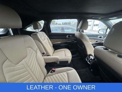 Glacial White Pearl 2026 Kia Sorento SX Prestige