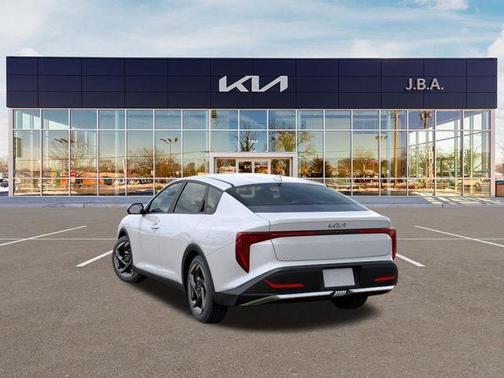 White Pearl 2026 Kia K4 EX