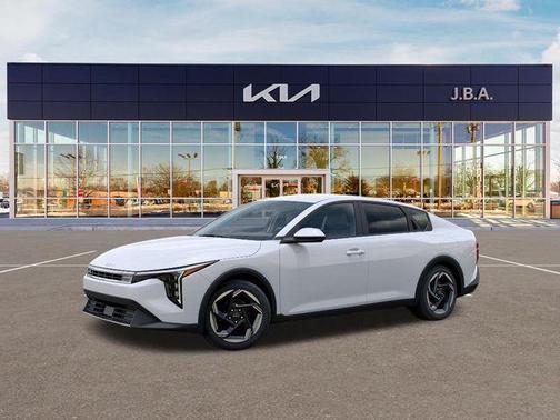 White Pearl 2026 Kia K4 EX
