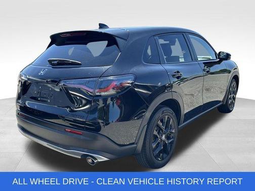 Crystal Black Pearl 2024 Honda HR-V Sport