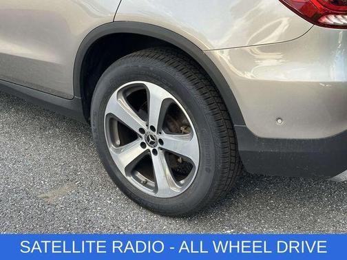 Mojave Silver Metallic 2021 Mercedes-Benz GLC 300 Base 4MATIC