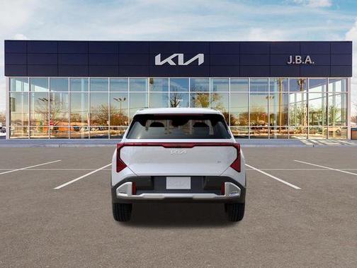 White Pearl 2027 Kia Seltos S