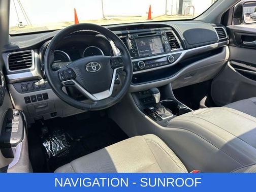 Blizzard Pearl 2018 Toyota Highlander Hybrid Limited Platinum
