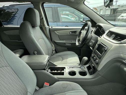 2017 Chevrolet Traverse LS