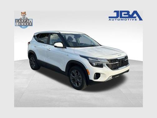 Snow White Pearl 2024 Kia Seltos LX