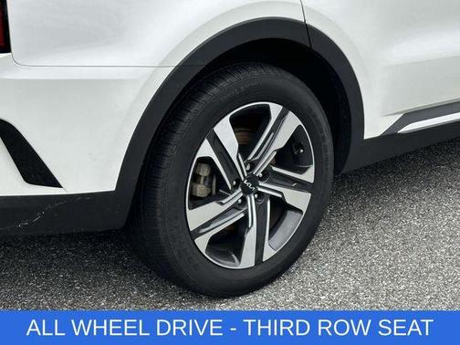 Snow White Pearl 2023 Kia Sorento Hybrid EX