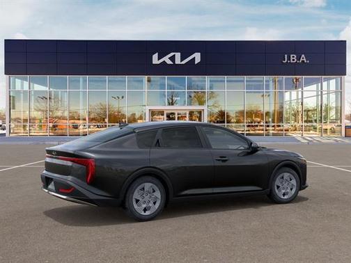 2025 Kia K4 LX