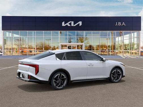 2025 Kia K4 GT-Line