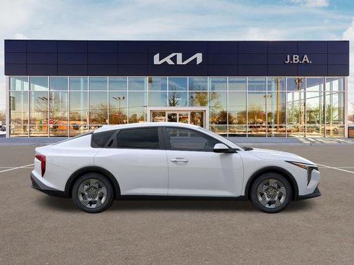 White Pearl 2026 Kia K4 LX