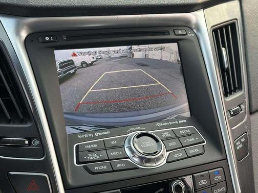 2014 Hyundai SONATA Hybrid Limited