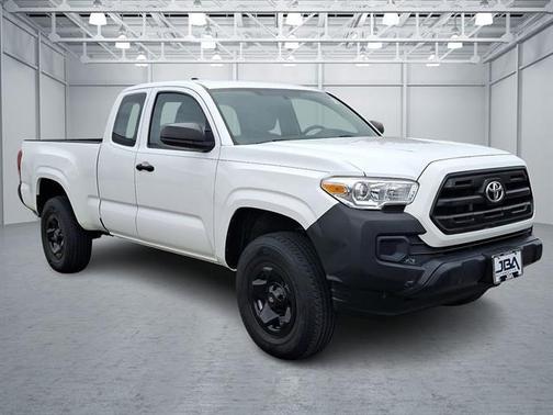 2016 Toyota Tacoma SR