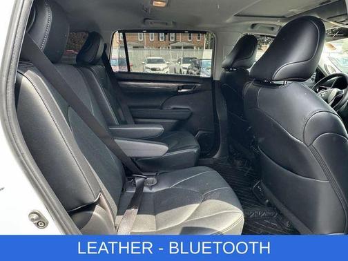 Wind Chill Pearl 2023 Toyota Highlander Hybrid Limited