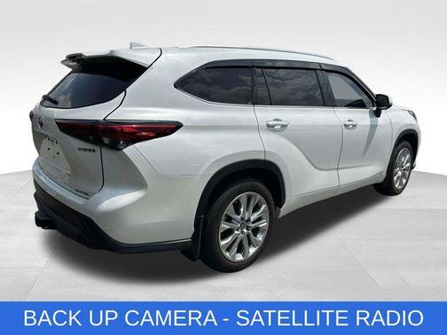 Wind Chill Pearl 2023 Toyota Highlander Hybrid Limited